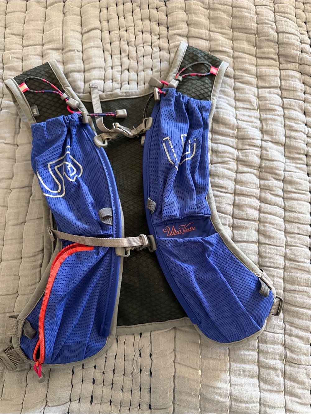 Ultimate Direction Ultra Vesta Hydration Pack M/L Jenny Collection Running Vest